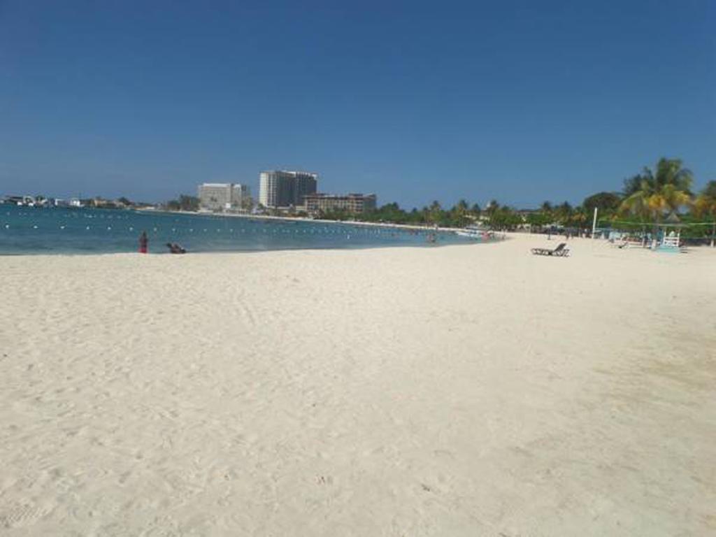 Turtle Beach Towers Apt 22 C - Ocho Rios Exterior photo